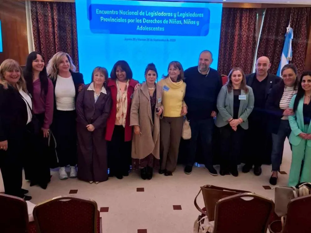 Rossana Franco junto a legisladores