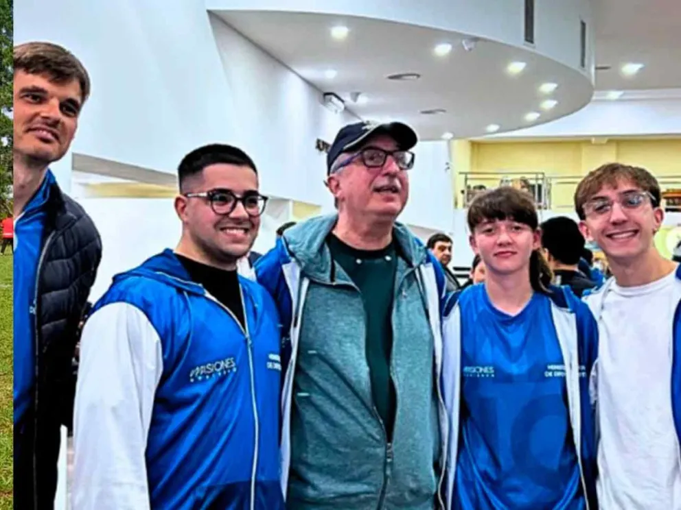 Passalacqua junto a deportistas eSports