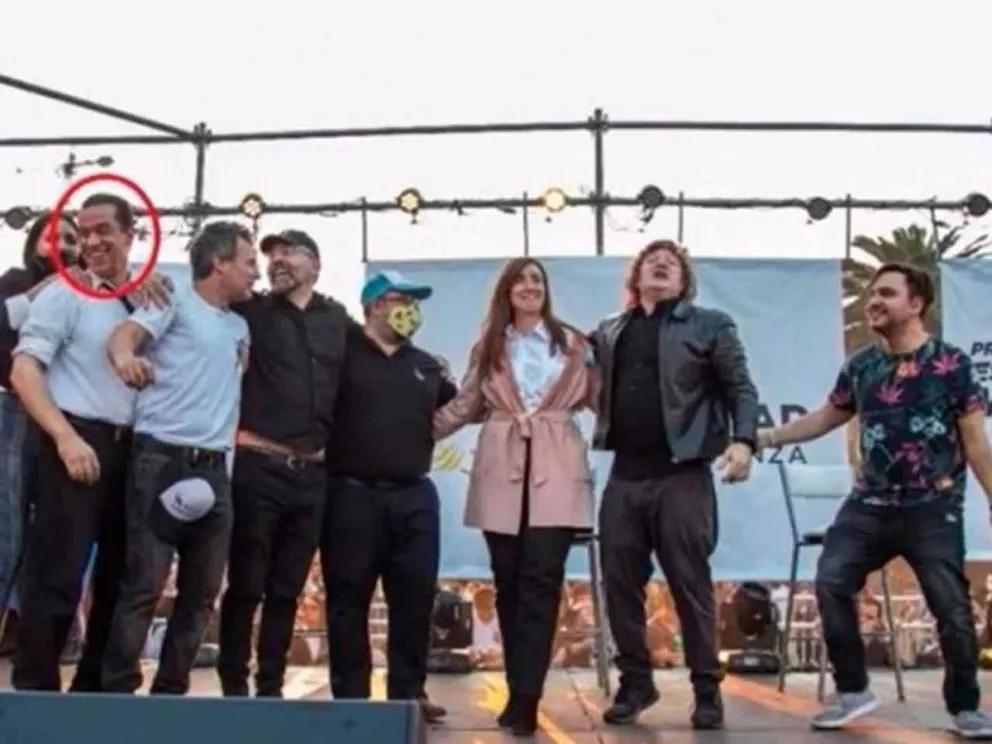 Javier Milei y Victoria Villarruel celebrando junto a Machado en 2021