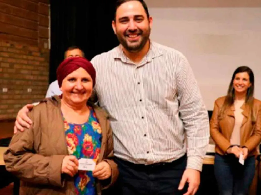 Matías Sebely entregó credenciales