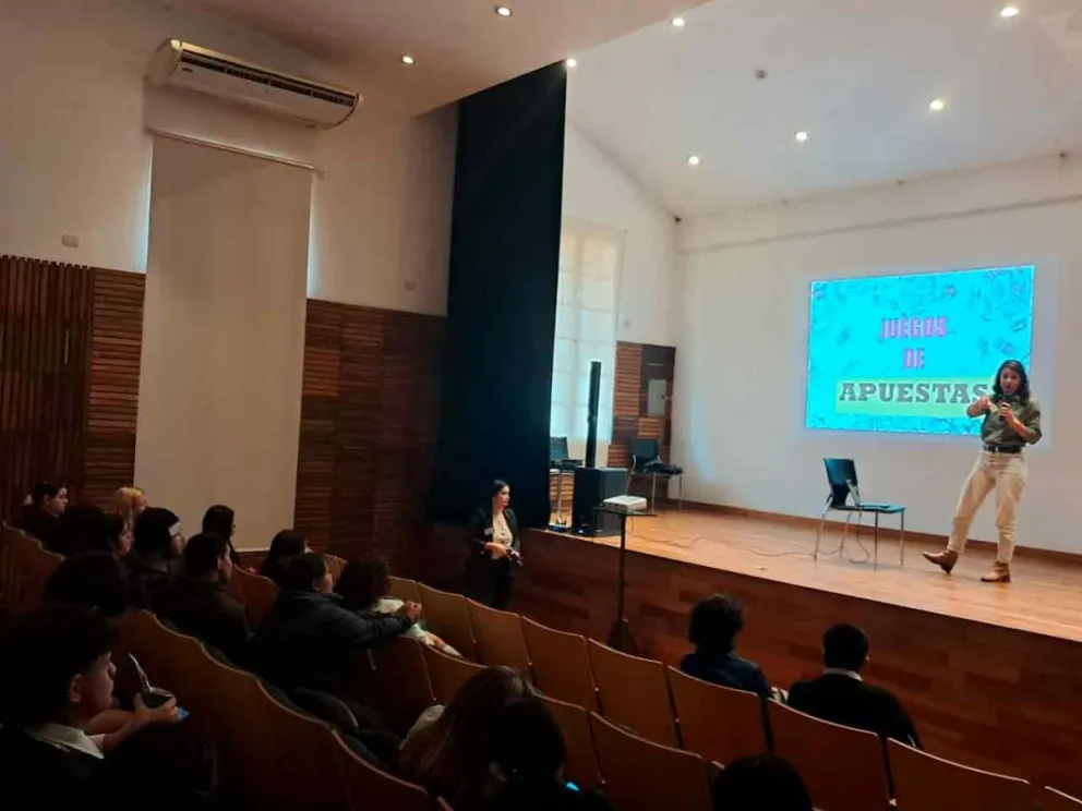 Destinado a estudiantes de quinto año