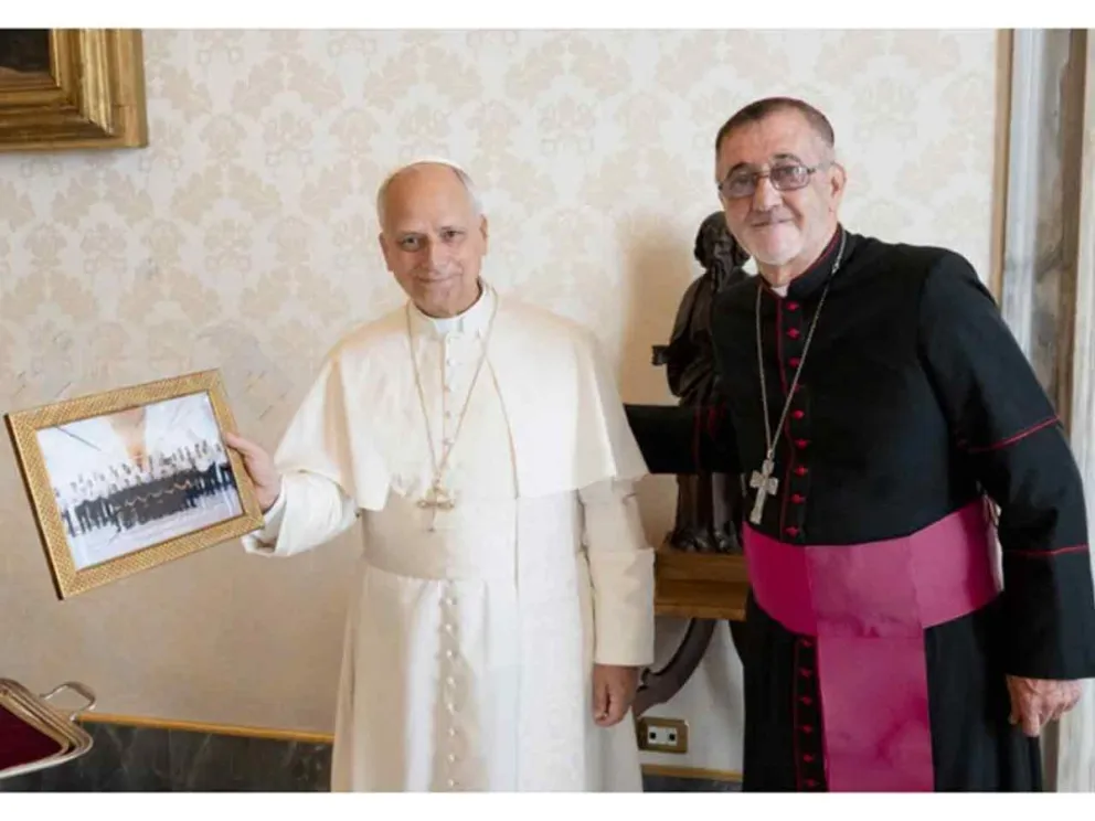 El Papa León XIV y Monseñor Juan Rubén Martínez