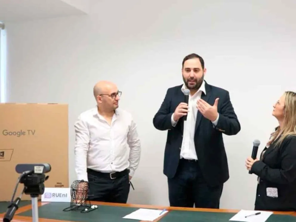 Matías Sebely presente en el sorteo