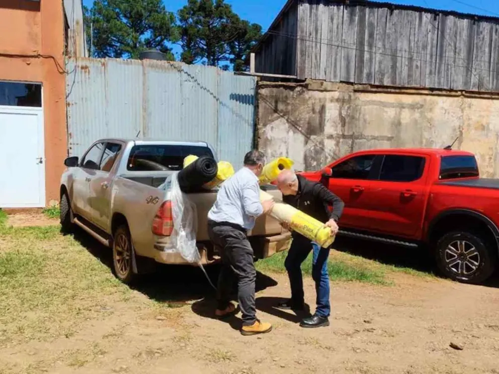 Entregaron insumos a productores