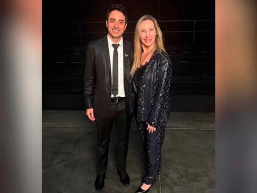 Enzo Fullone y Karina Milei