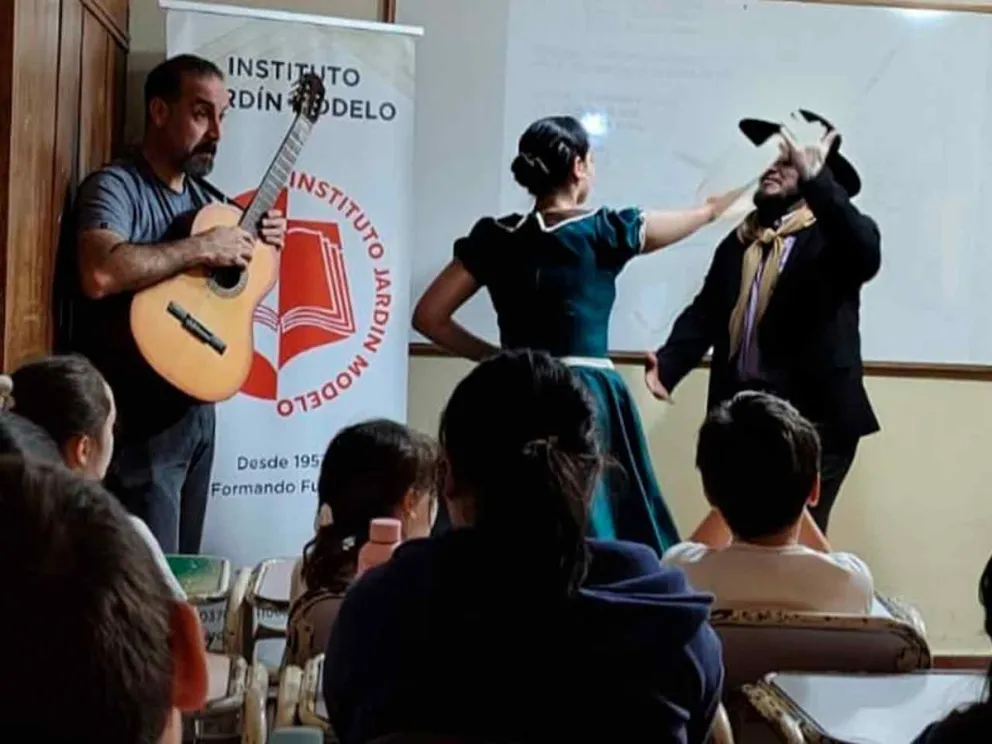 “Tradiciones que dejan huella”