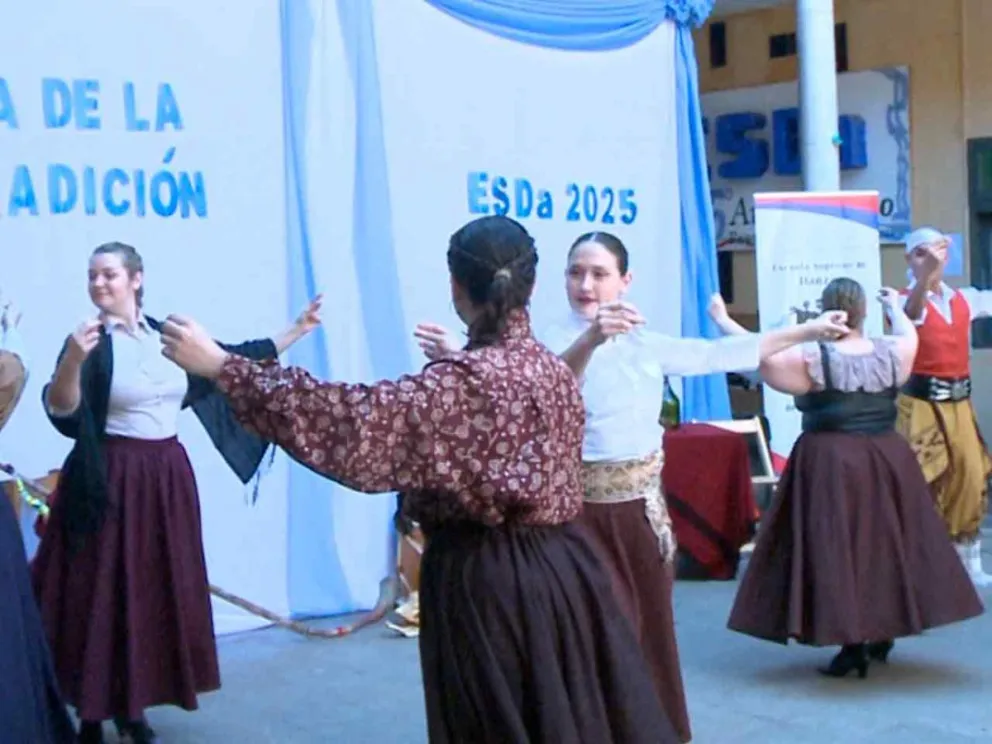 Presentación de danzas folklóricas