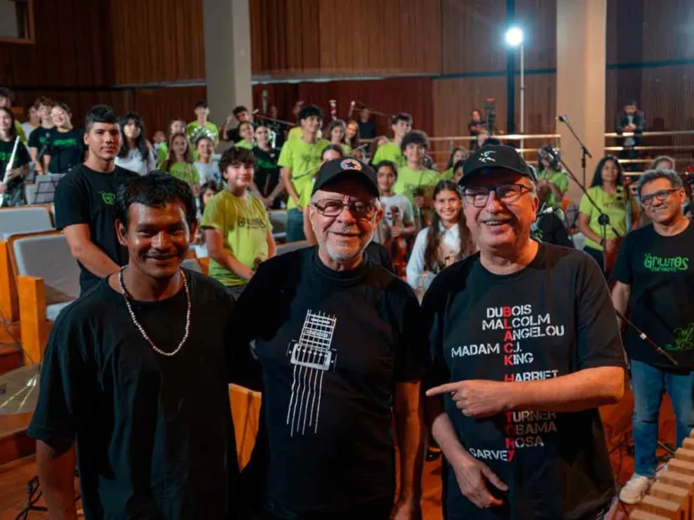 El Gobernador saludó a León Gieco