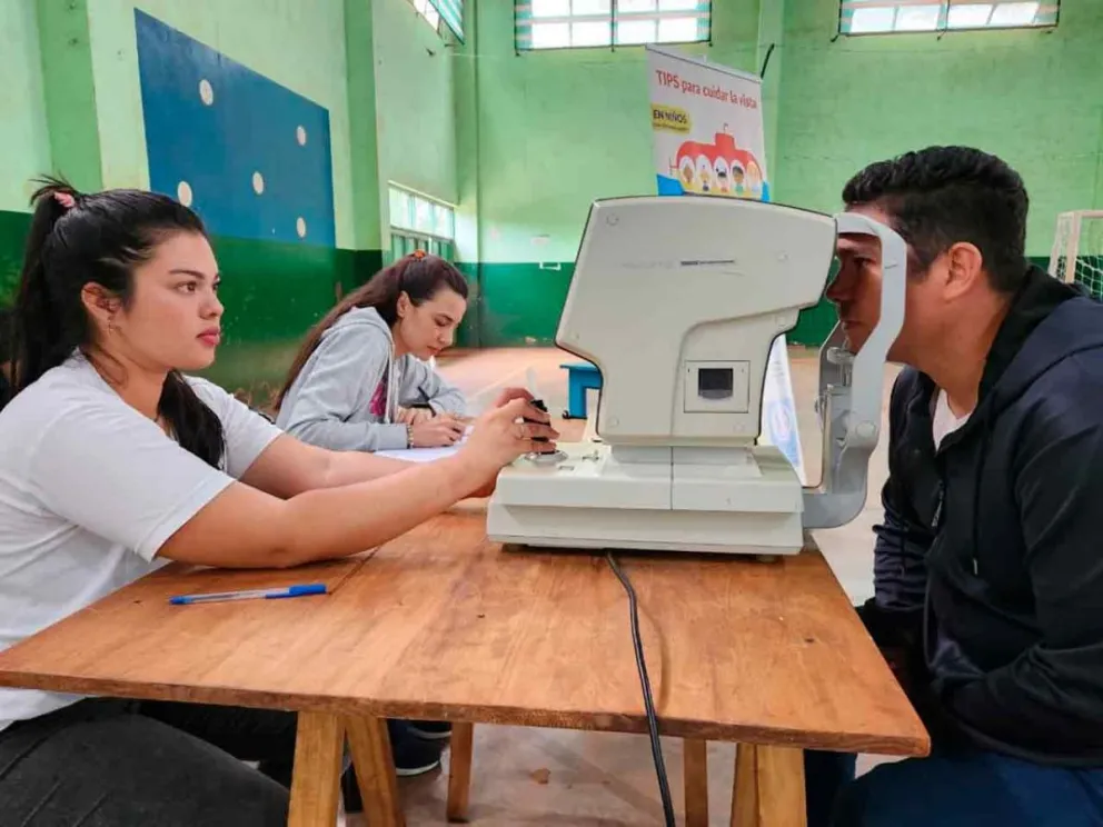 Promueve el acceso a salud visual