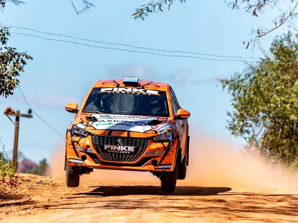 Auto del binomio Finke - Espindola