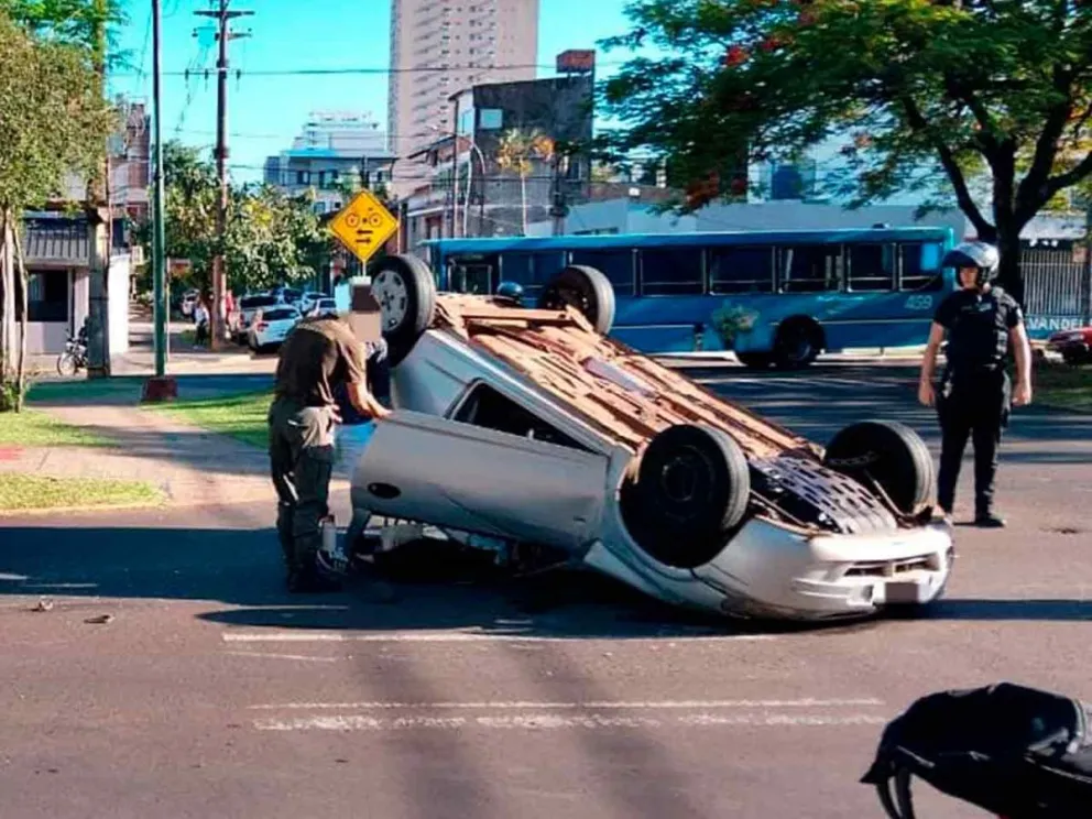 Múltiple colisión con un vuelco
