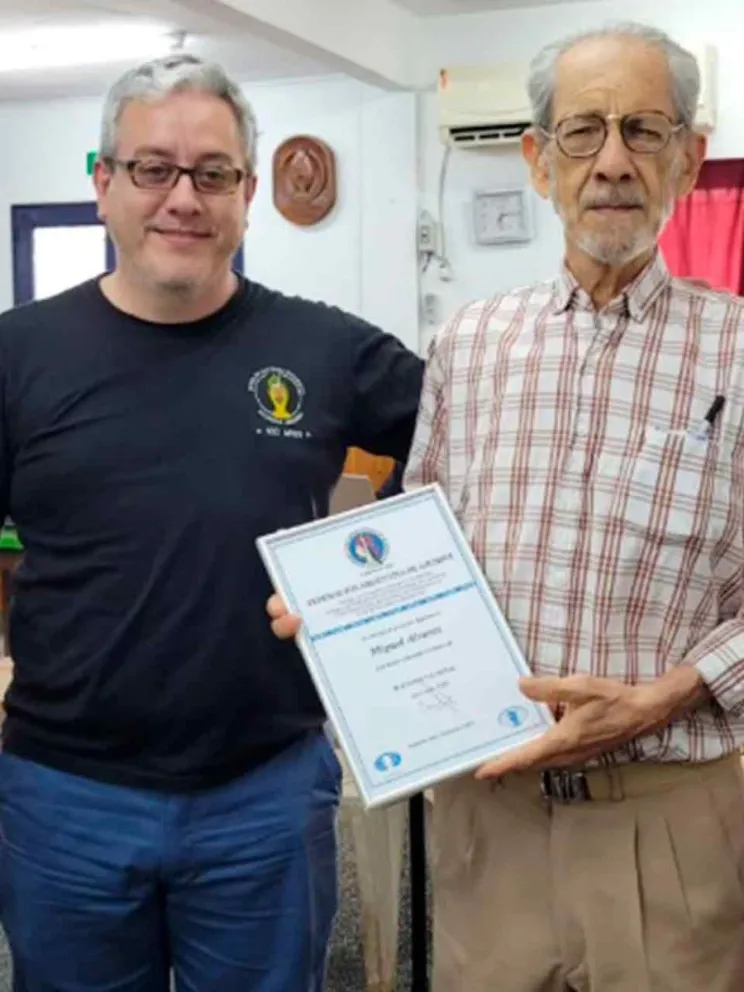 Emotivo homenaje al ajedrecista y periodista de Canal 2