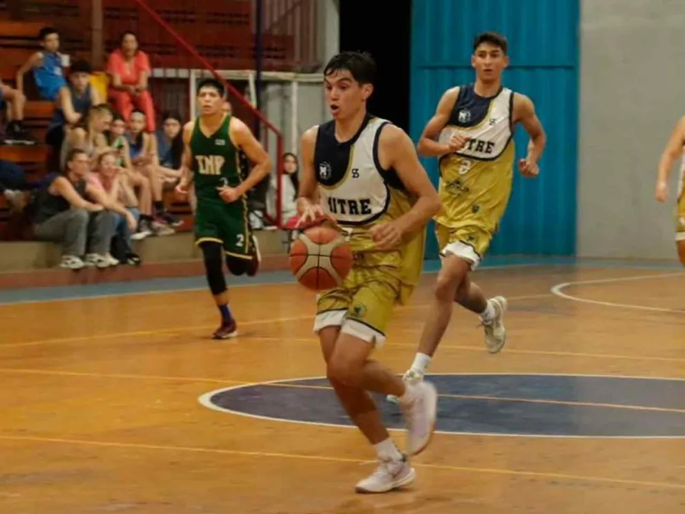 Derrotó a CAVU por 62 a 31