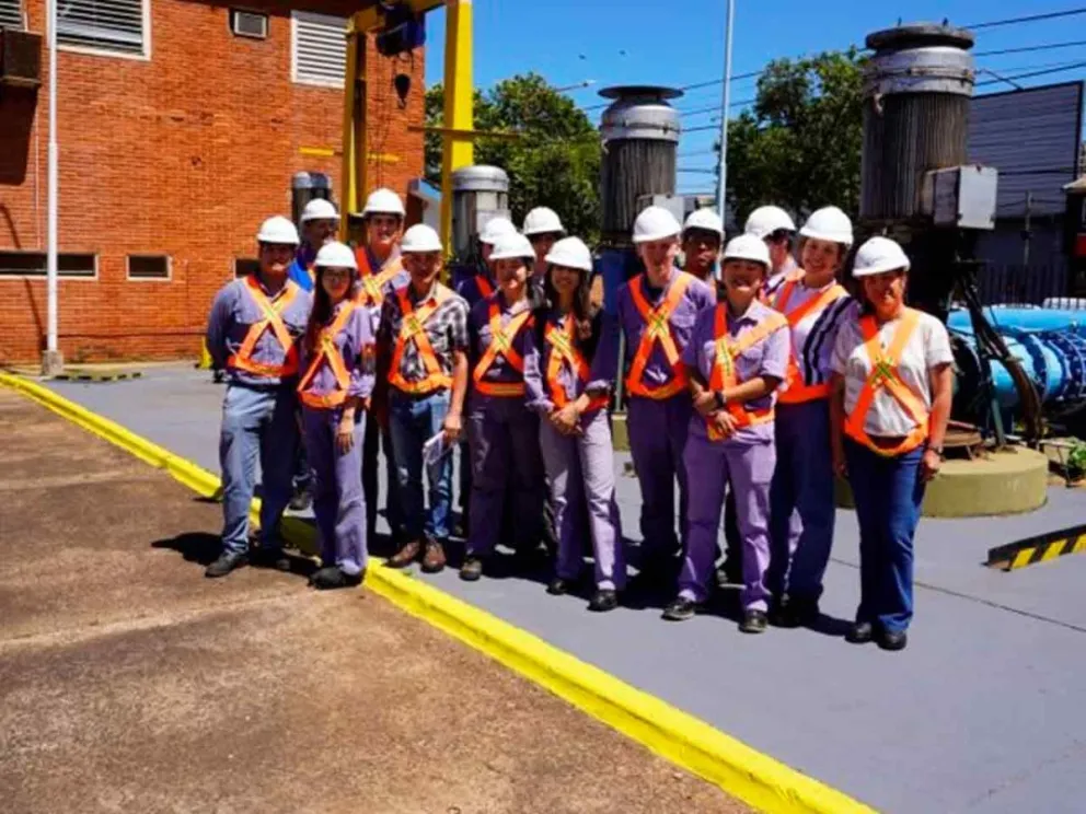 Alumnos del 6º año de Electromecánica