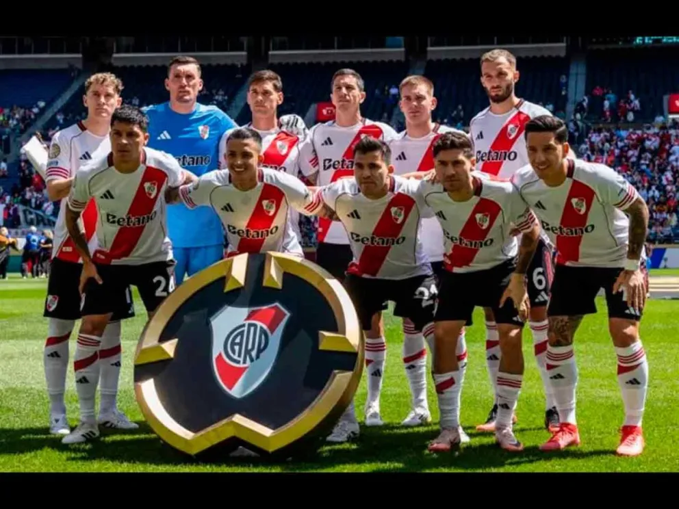 Postal del equipo de Marcelo Gallardo