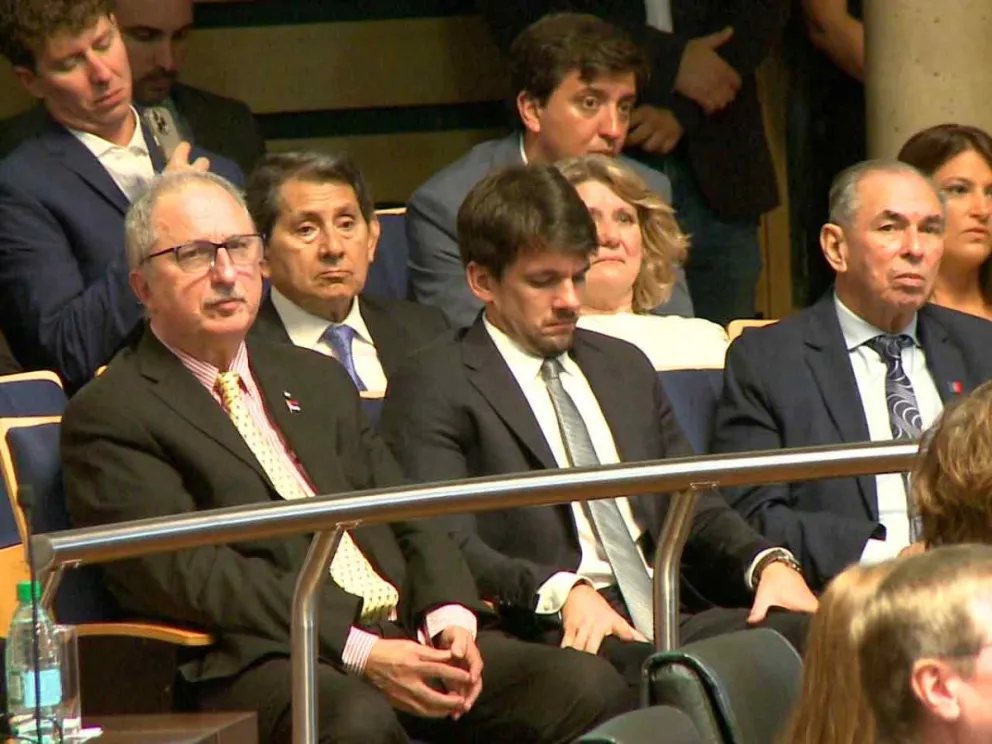 El Gobernador, Vicegobernador y el Intendente en la Sesión