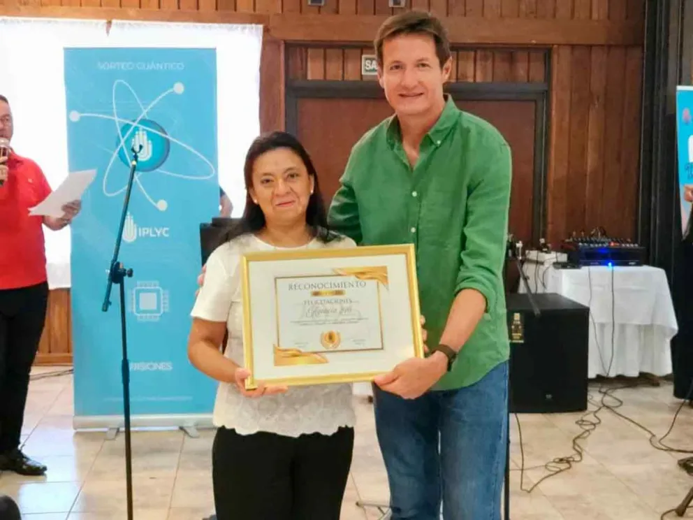 Héctor Rojas Decut entregó la distinción