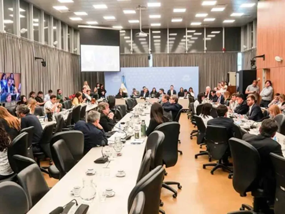 Se reunirán mañana, a las 17:00