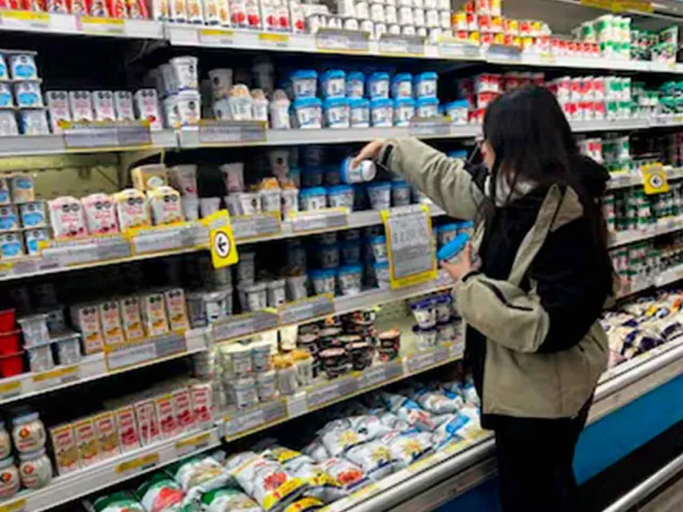 Por el deterioro del ingreso real salarial 