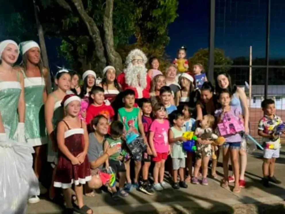 Llevan alegría a los niños