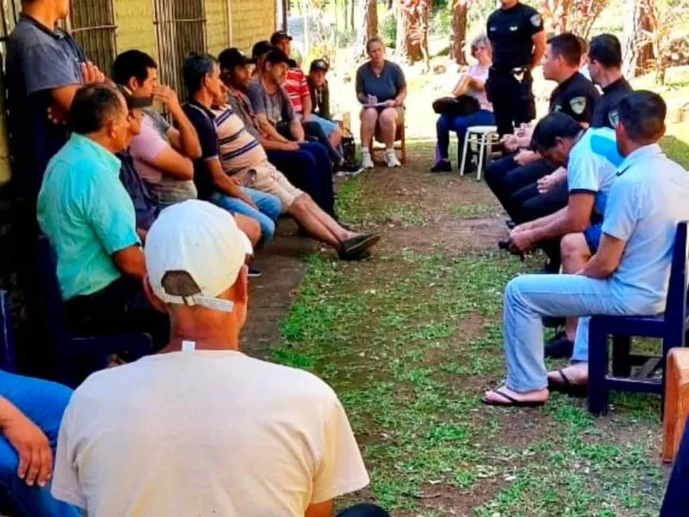 Apunta a la prevención y trabajo conjunto con la comunidad