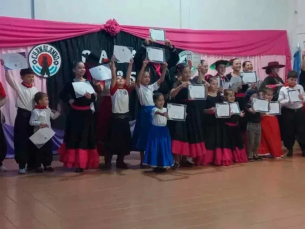 Los alumnos recibieron sus cerificados