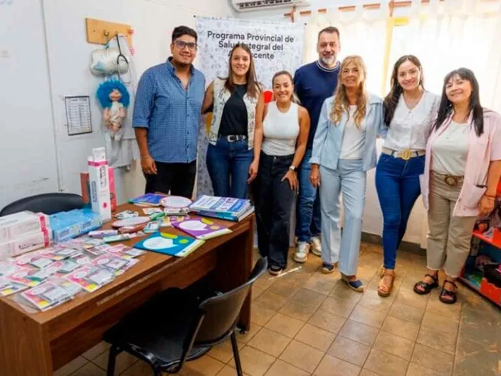 Héctor Gonzalez junto al equipo interdisciplinario