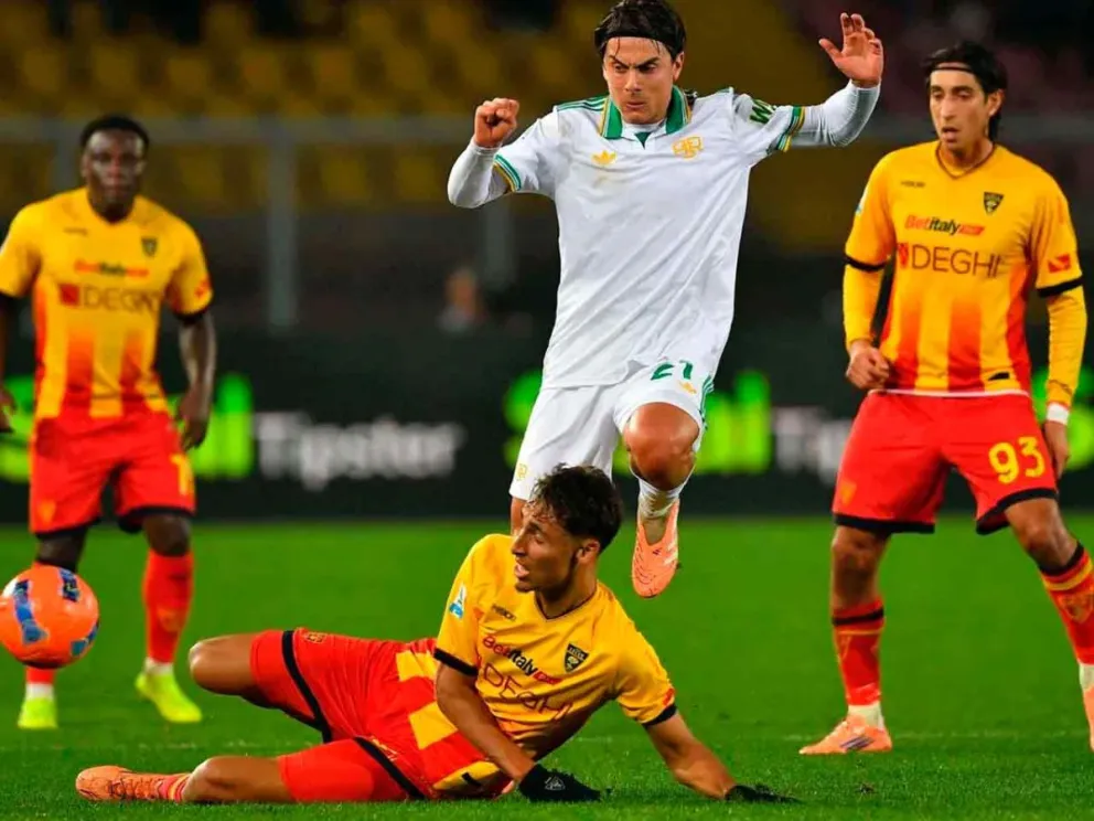 Paulo Dybala en el plantel de La Loba