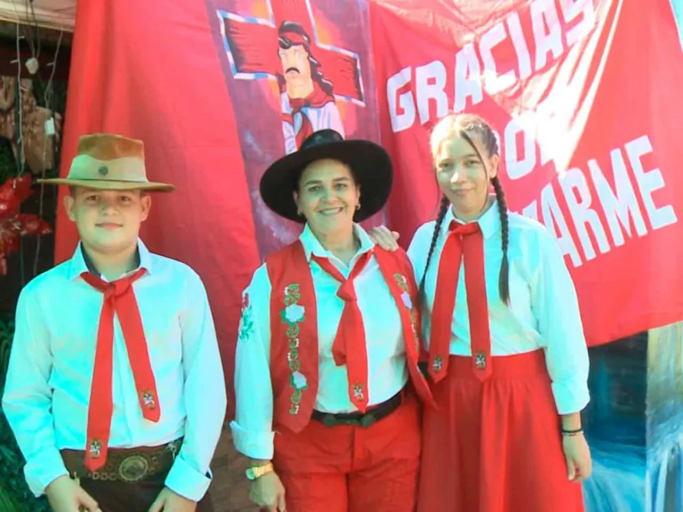 Emotiva celebración popular