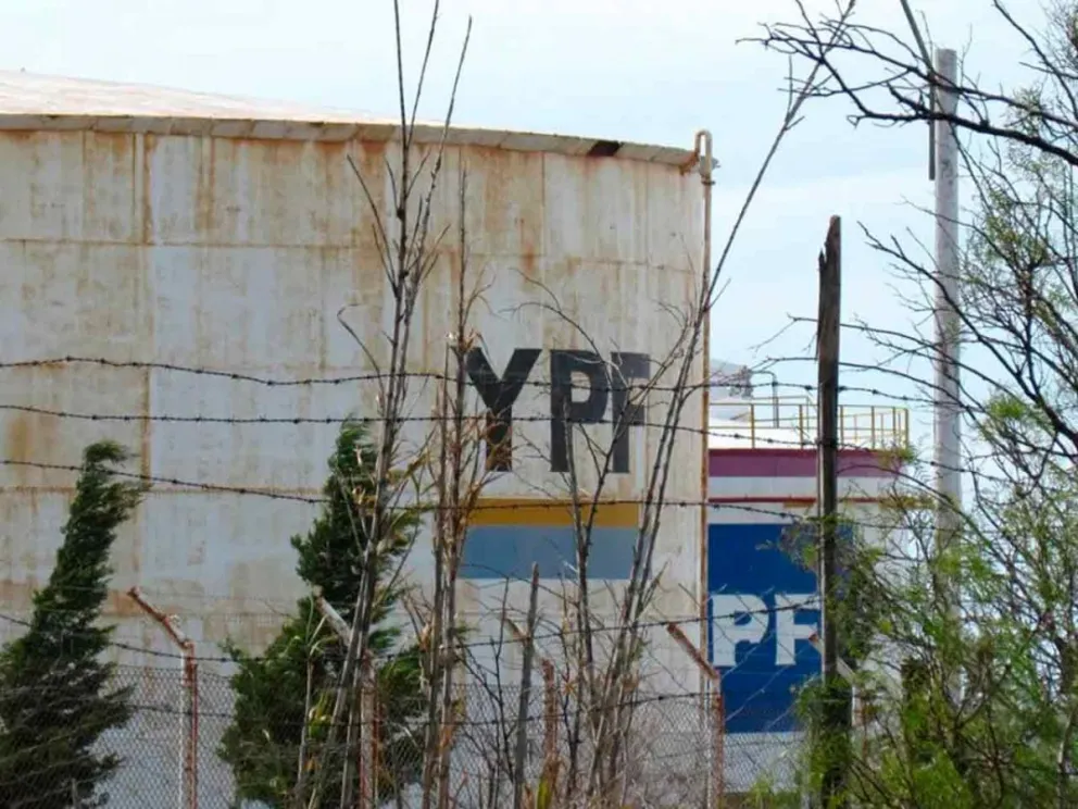 Se refleja en la agonía de las ciudades petroleras 