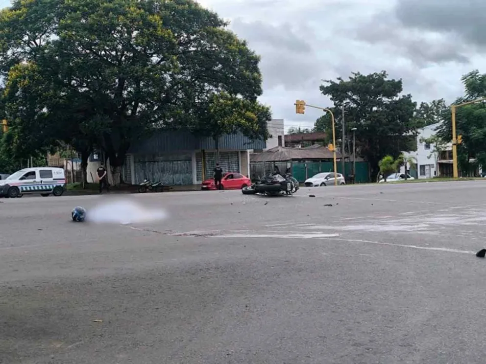 Efectivos policiales y peritos en el sitio fatal