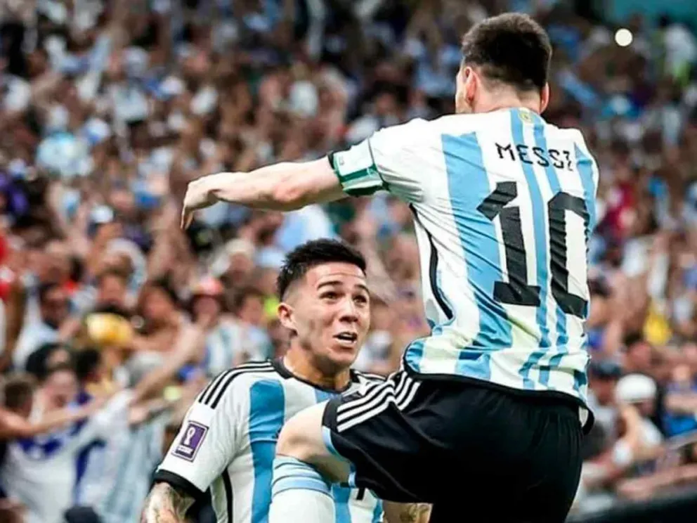 Enzo Fernández y Leonel Messi