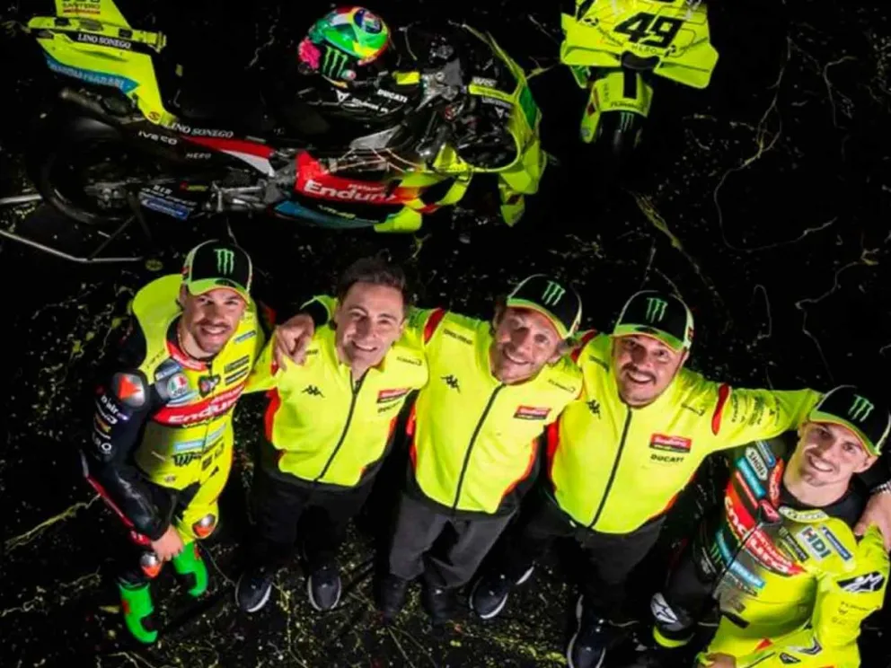 El team VR46 en Roma