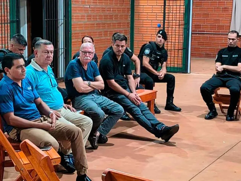 Productores y autoridades reunidos