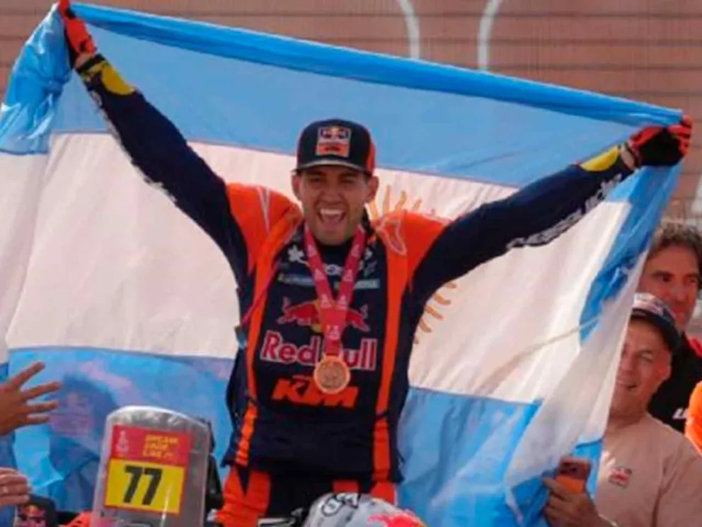 Festejo triunfal de Luciano Benavides