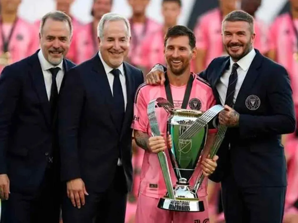 Los hermanos Mas, Messi y Beckham