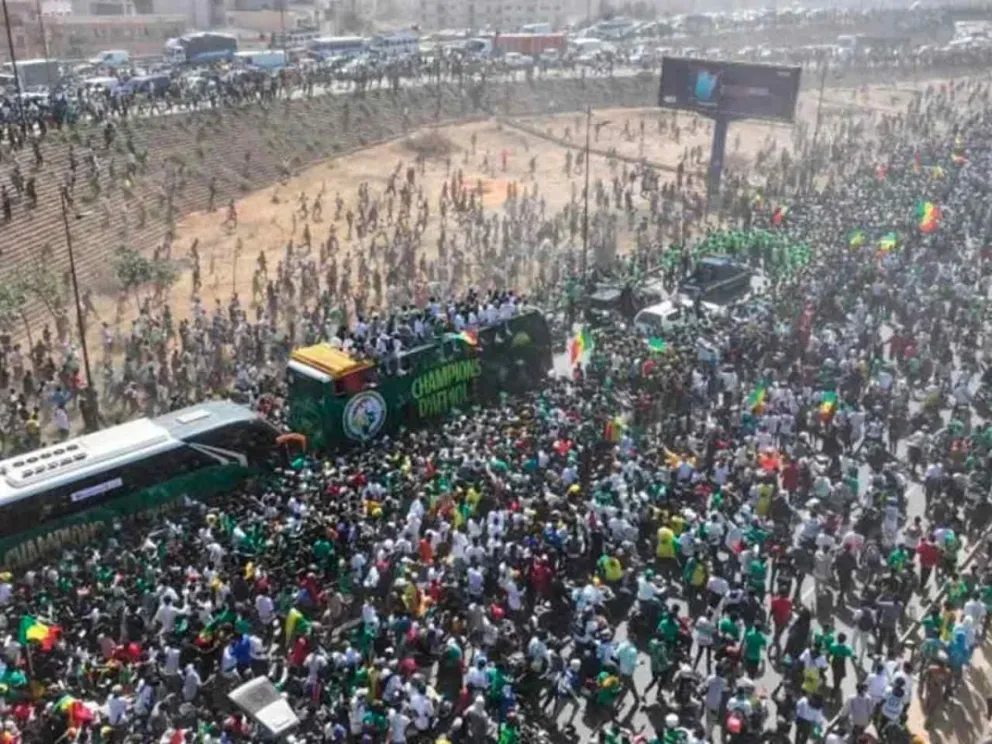 Miles de hinchas recibieron a los campeones