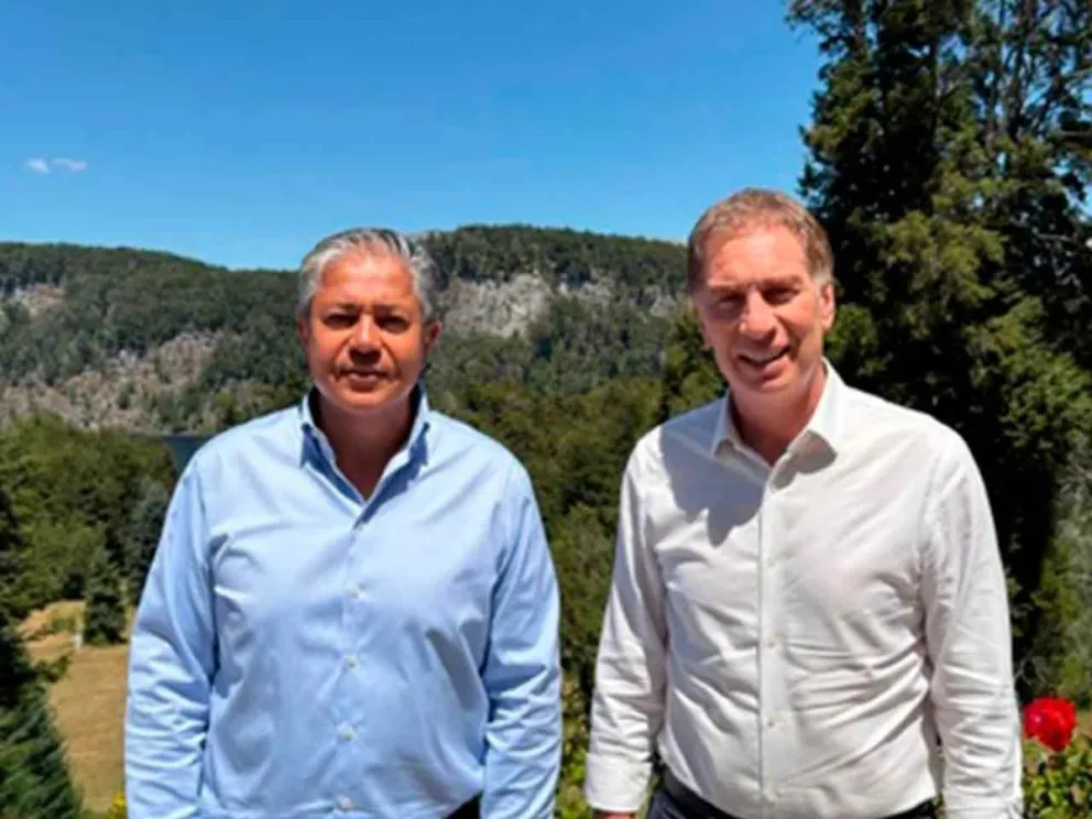 Rolando Figueroa junto a Diego Santilli