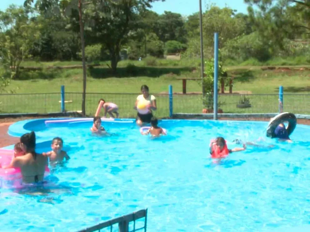 Jornada de pileta y juegos guiados