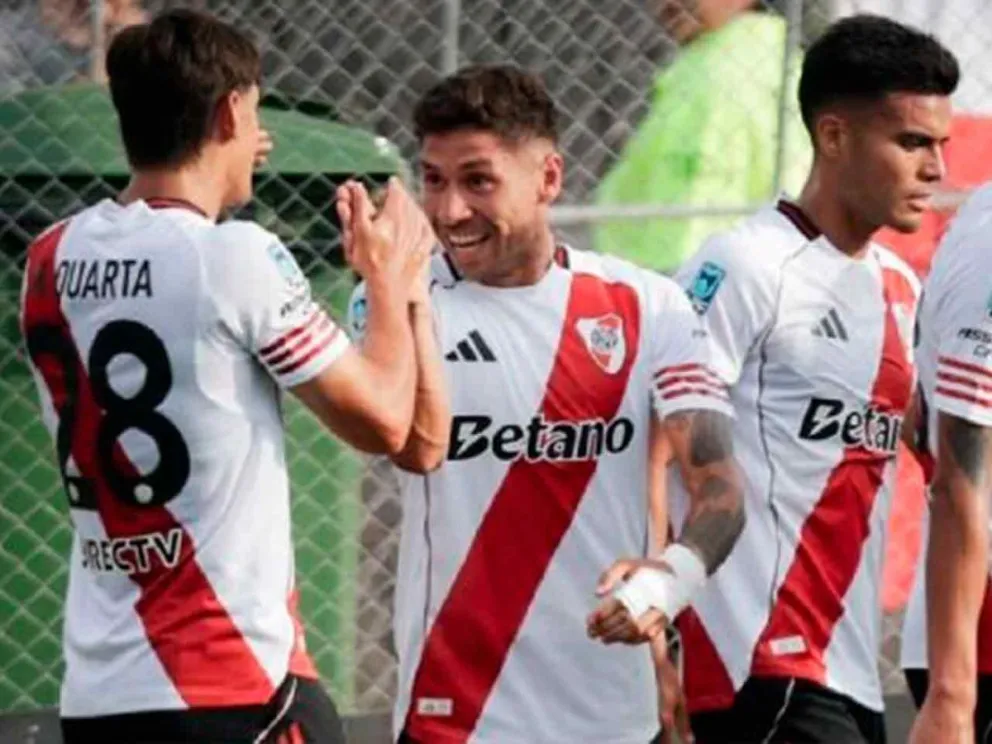 Gonzalo Montiel celebra su gol