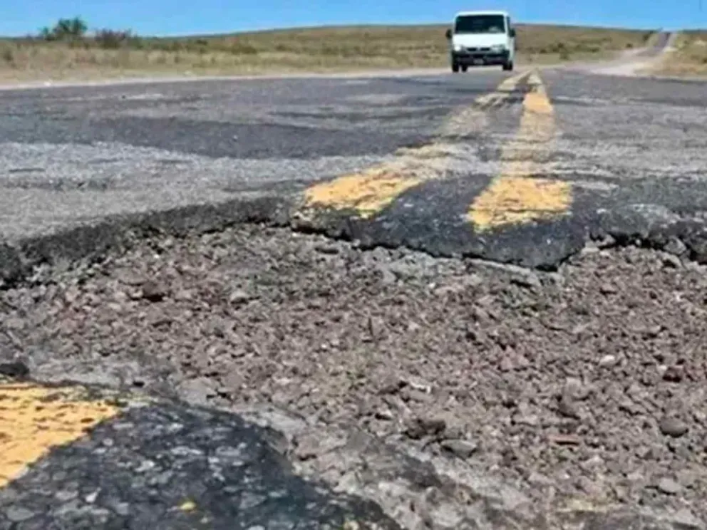 Baches, falta de señalización y mal estado del pavimento