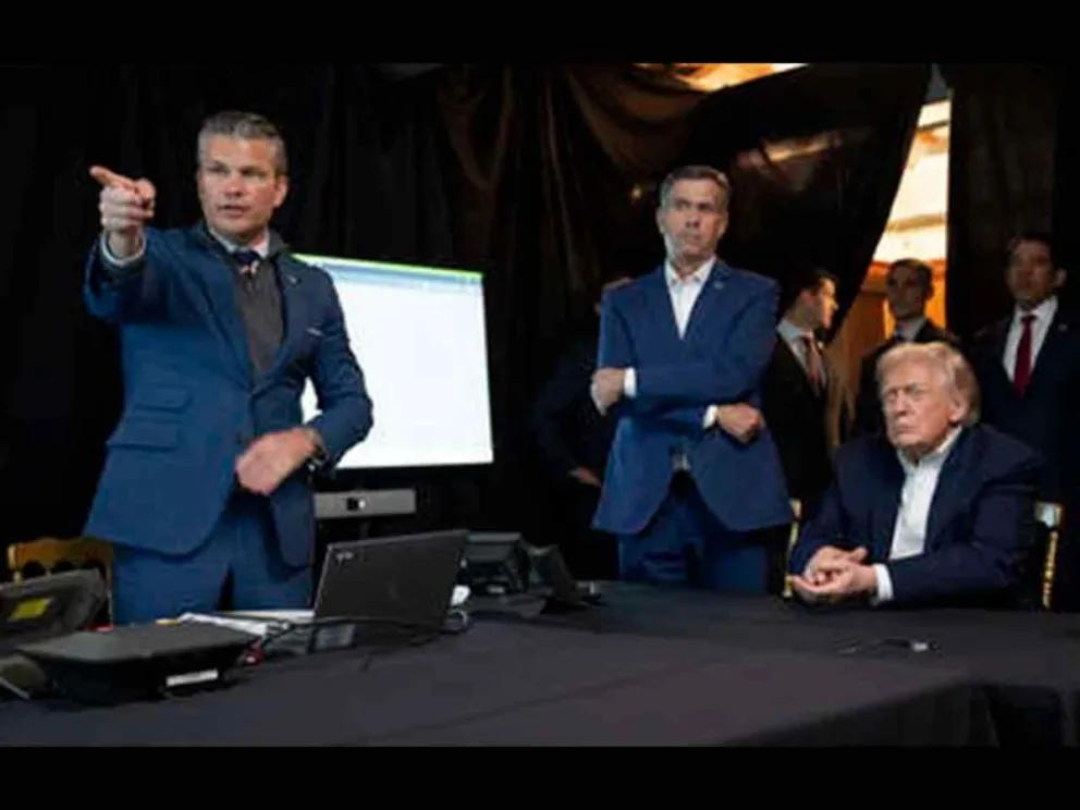 Pete Hegseth y Donald Trump durante la coordinación del ataque contra Venezuela