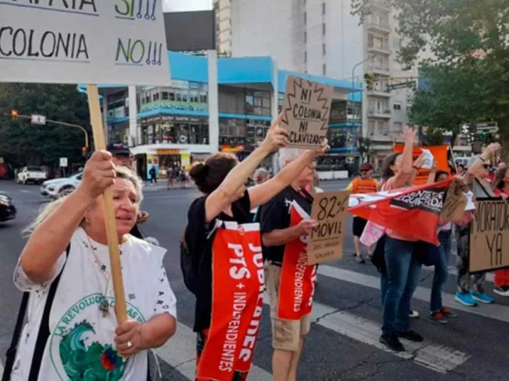 Se expresaron contra el ajuste