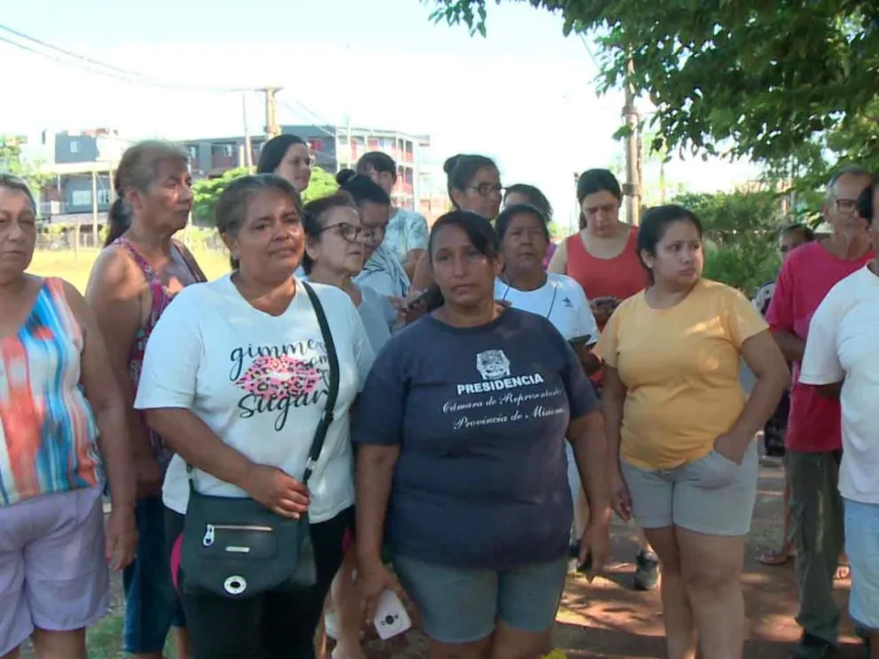 Vecinos reclamaron por el vital líquido