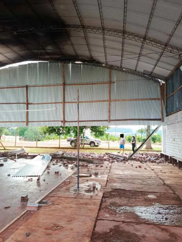 Voladuras de techos y daños estructurales