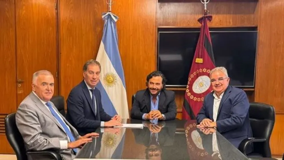 Diego Santilli con gobernadores dialoguistas