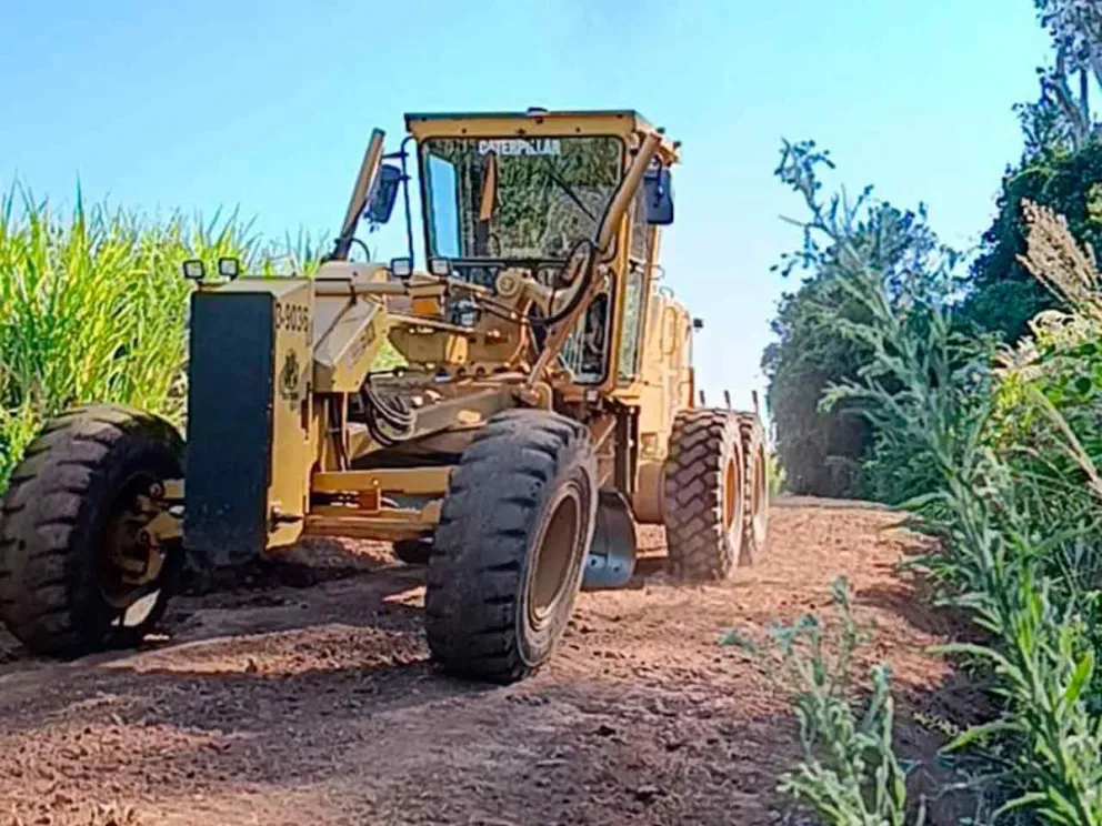 Tareas de perfilado, entoscado y cuneteo
