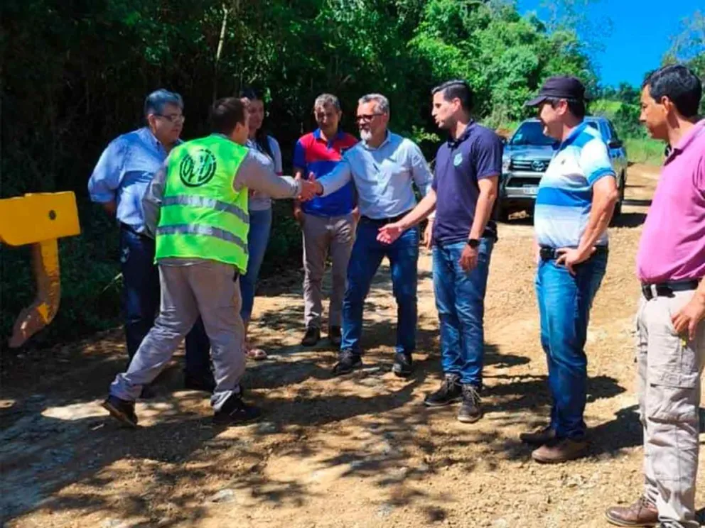 NIcolás Mazal Bazán inspeccionó la obra junto a Ricardo Leiva