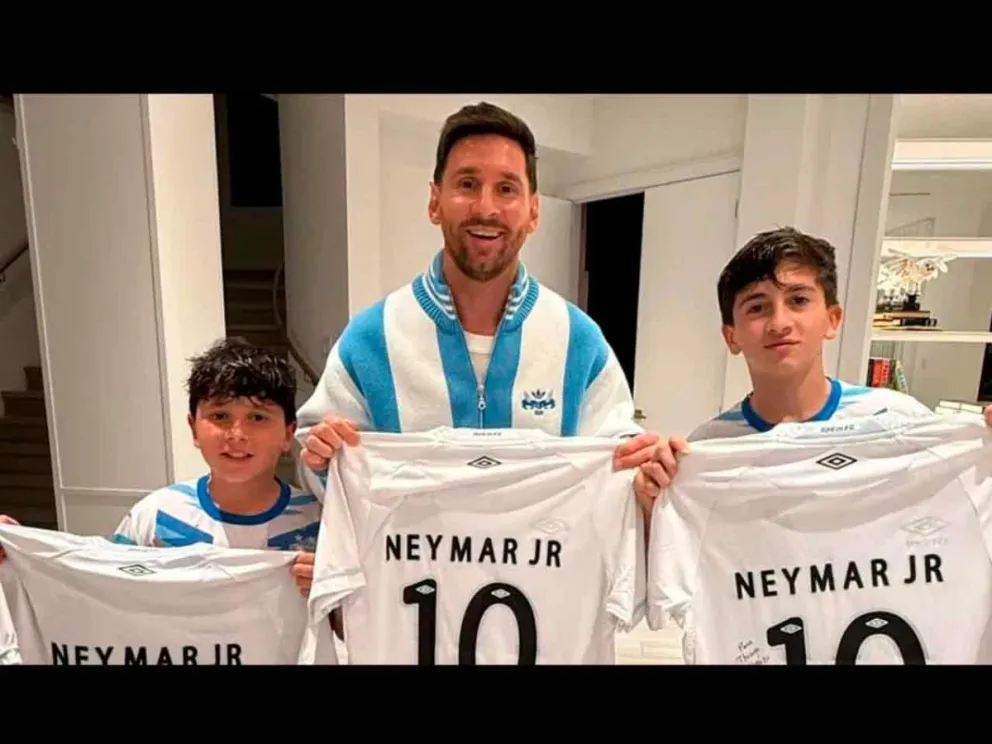 Messi junto a sus hijos