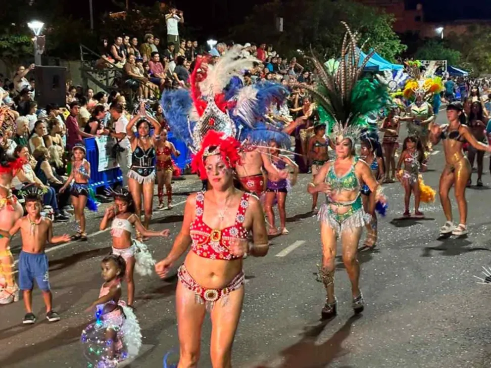 Desplegaron todo su ritmo y color